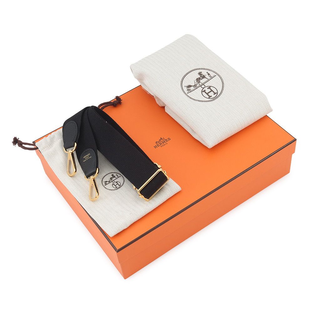 Hermes Shoulder Bag Evelyne 3 23 Black Gold Taurillon Clemence — view 6