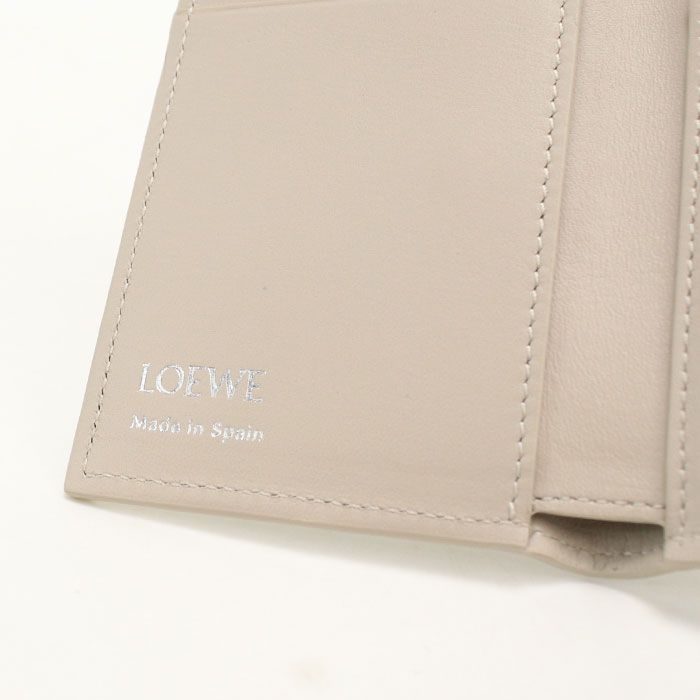 Loewe Trafold Wallet Pebble Trifold Grain Calf — view 6