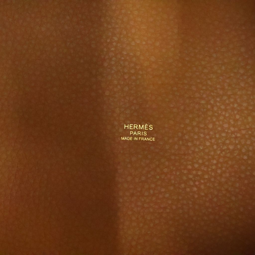 Hermes Picotin Lock MM Taurillon Clemence Gold Handbag — view 7