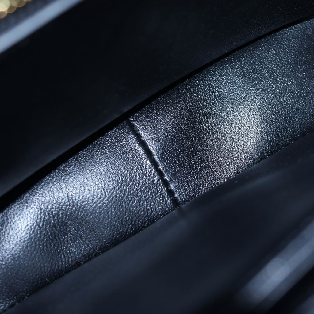Celine Tee Ncueil Triomphe Smo le Shoulder Bag Black Leather — view 7