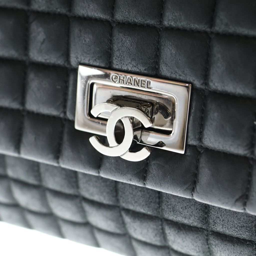 Chanel Choco Bar Chain Shoulder Bag S Flap Black Lambskin Silver — view 7