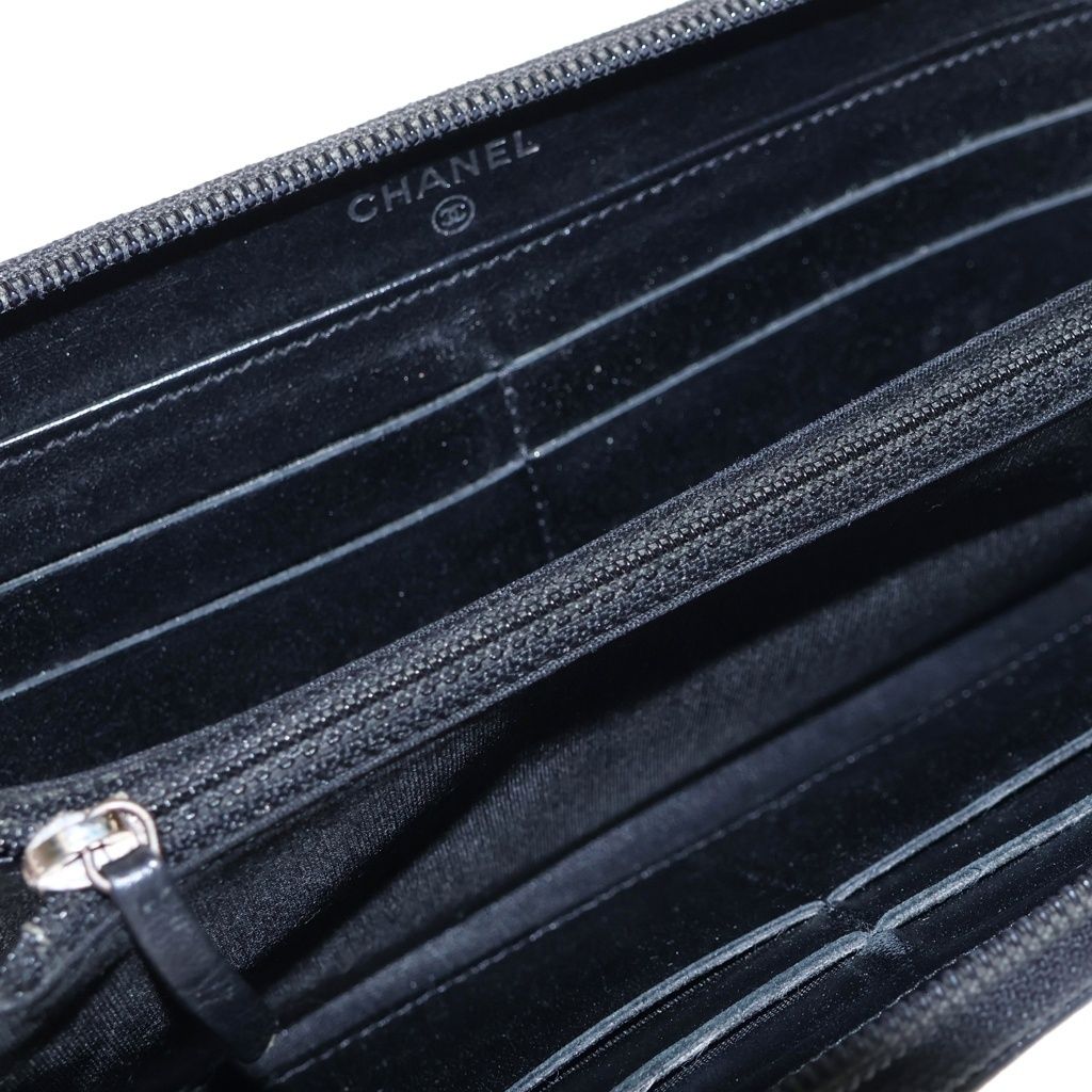Chanel CC Logo Zip Around Wallet Black Leather — view 4