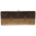Louis Vuitton Monogram Giant Reverse On The Go MM Shoulder Bag Leather Brown — view 4