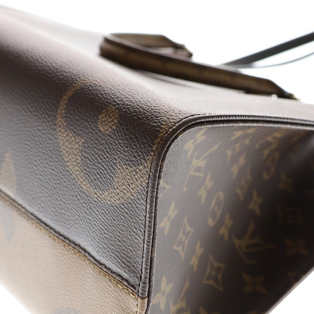 Louis Vuitton Monogram Giant Reverse On The Go MM Shoulder Bag Leather Brown — view 6