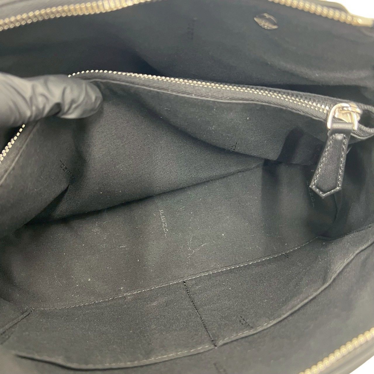 Fendi Visible Leather 2-Way Shoulder Bag Black — view 9