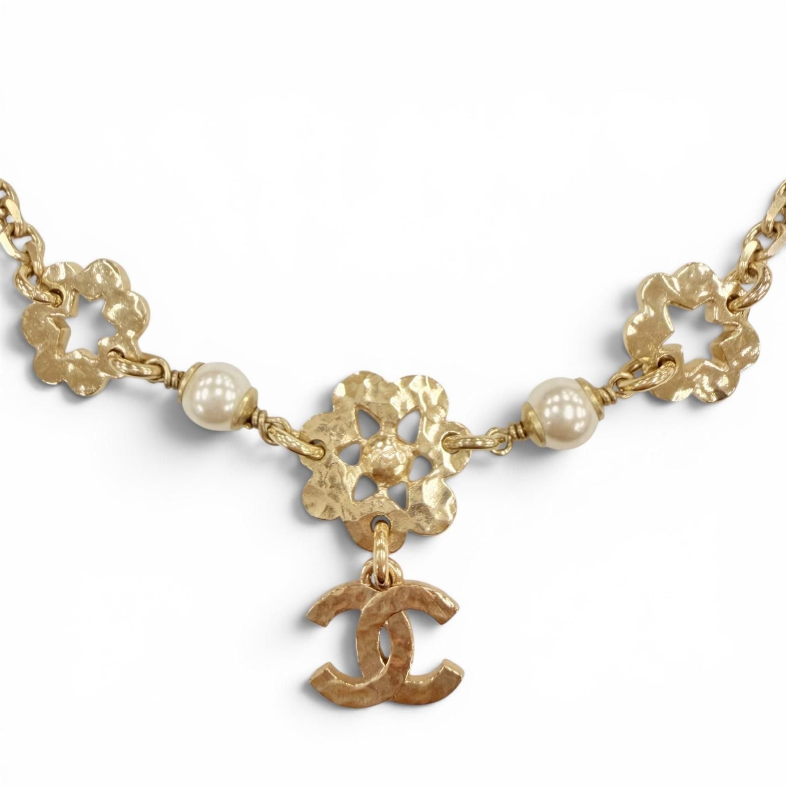 Chanel Rhinestone Pearl CC Logo Flower Motif Necklace Gold — view 3
