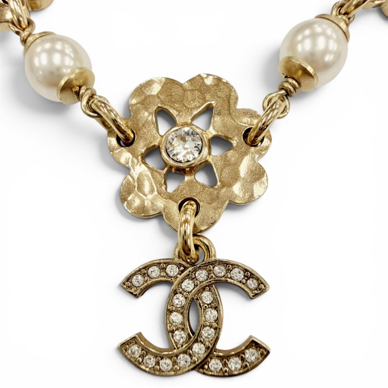 Chanel Rhinestone Pearl CC Logo Flower Motif Necklace Gold — view 7