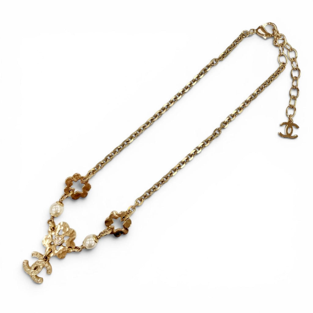 Chanel Rhinestone Pearl CC Logo Flower Motif Necklace Gold — view 4