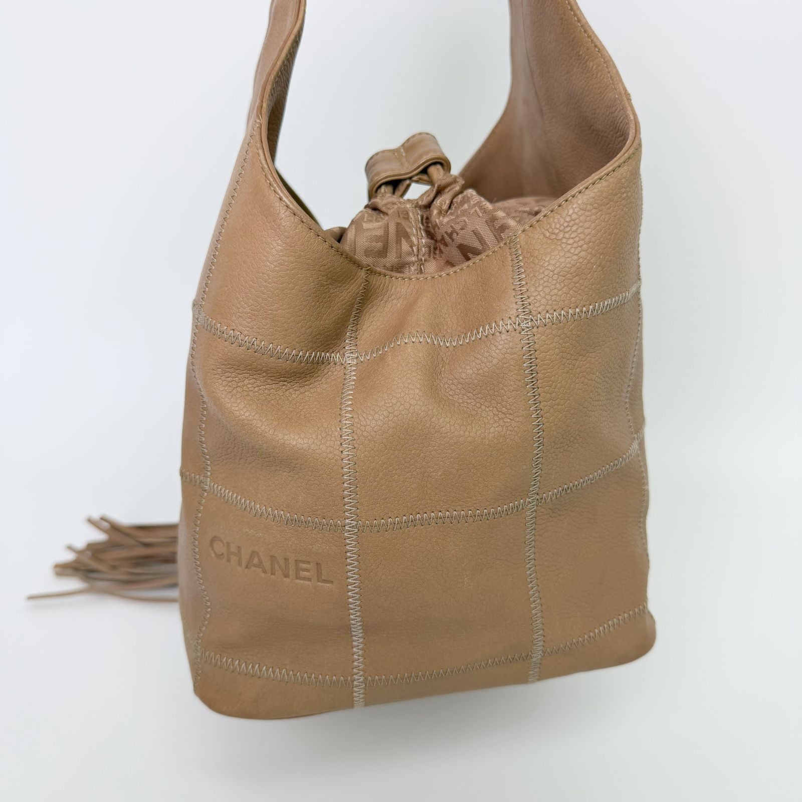 Chanel CC Logo Fringe Drawstring Handbag Leather Beige Vintage — view 3
