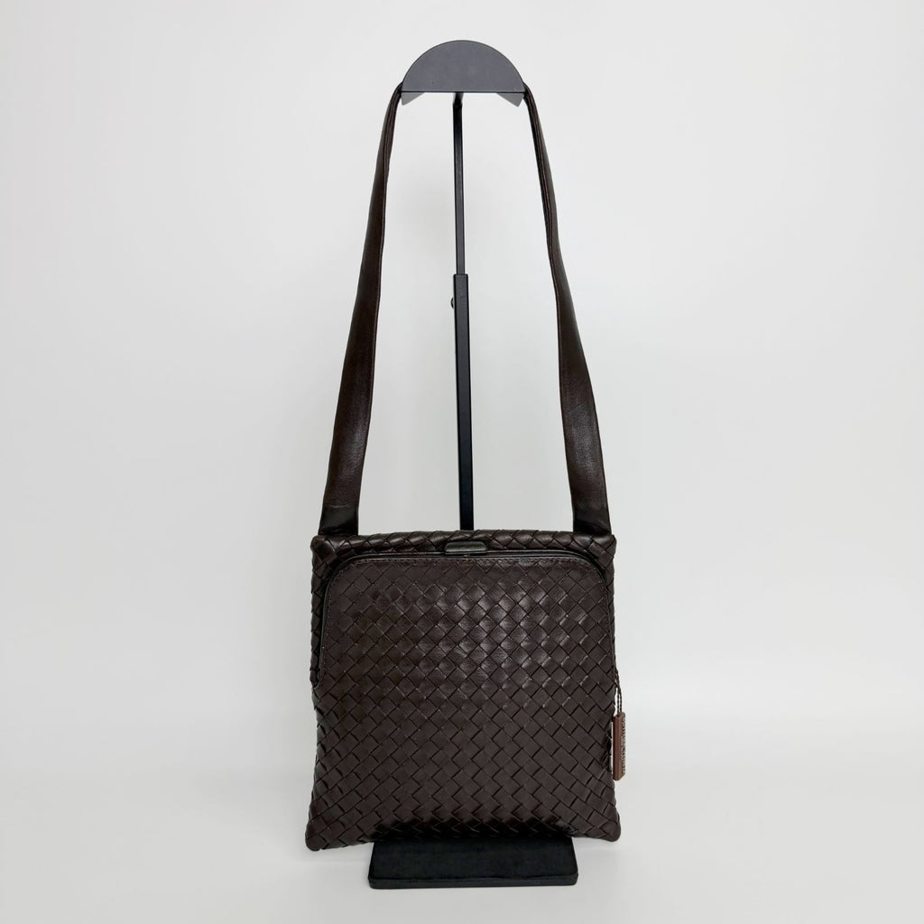 Bottega Veneta Intrecciato Shoulder Bag Leather Dark Brown Vintage — view 2
