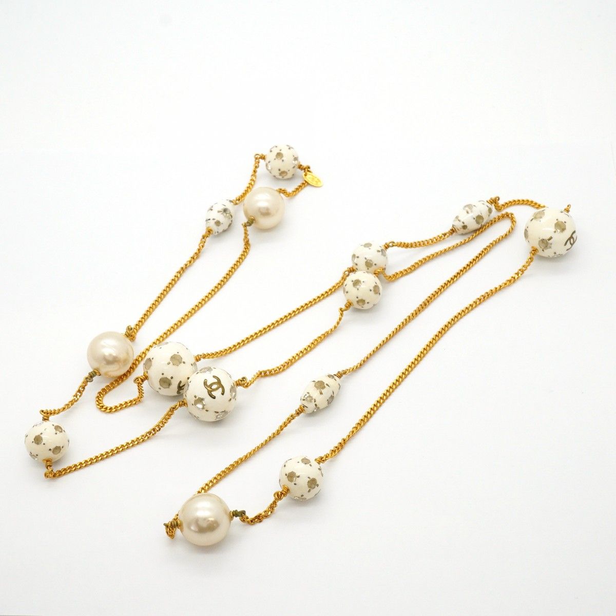 Chanel Necklace Vintage CC Logo Soccer Ball Motif Gold Plated Faux Pearl White — view 3