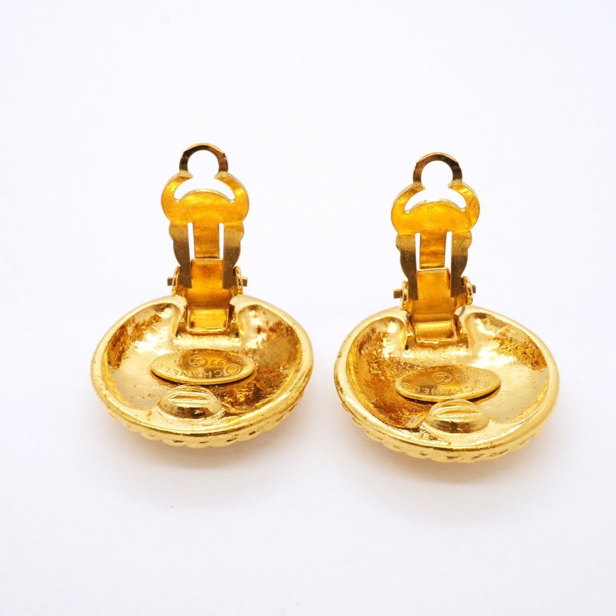 Chanel Earrings Vintage CC Logo Round — view 6