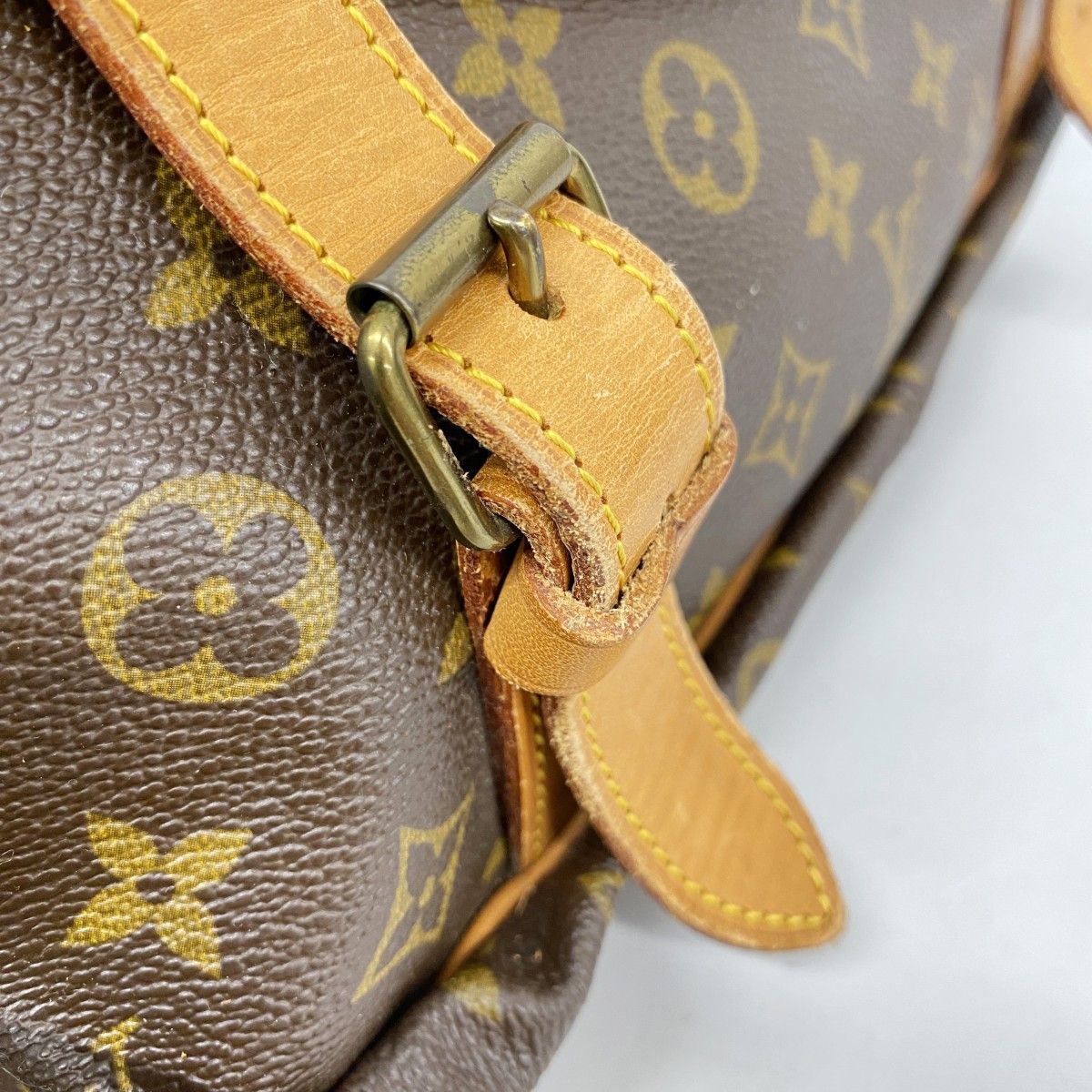 Louis Vuitton Shoulder Bag Monogram Saumur 43 Brown — view 9