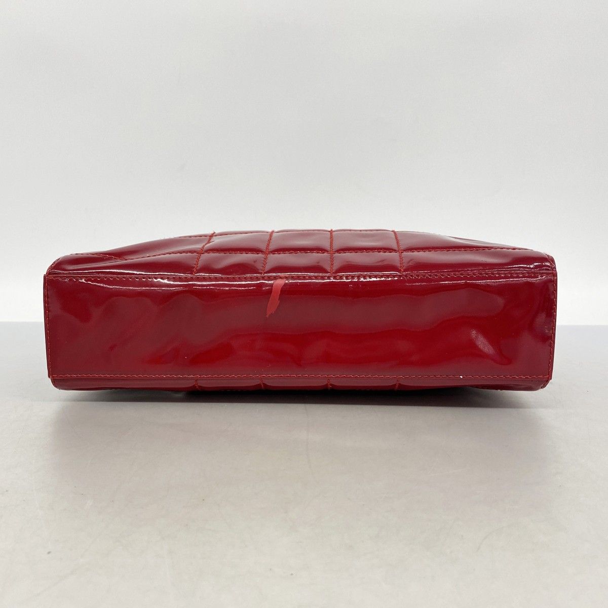 Chanel Shoulder Bag Choco Bar Patent Leather Red Gold — view 3