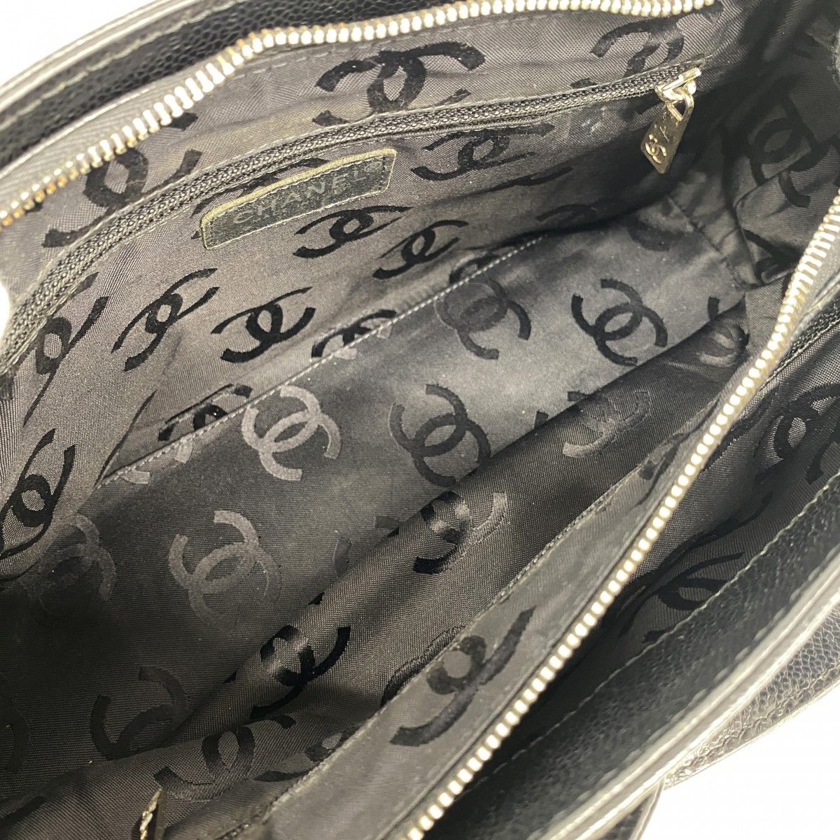 Chanel Handbag Caviar Leather Black Gold — view 4