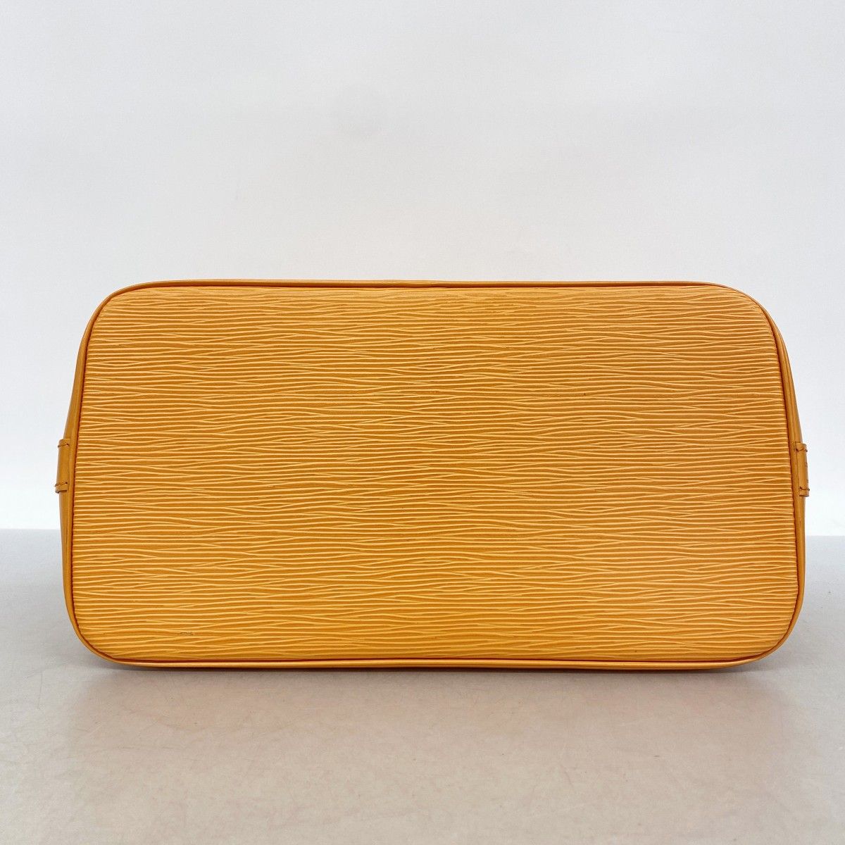 Louis Vuitton Handbag Epi Alma Mandarin — view 3