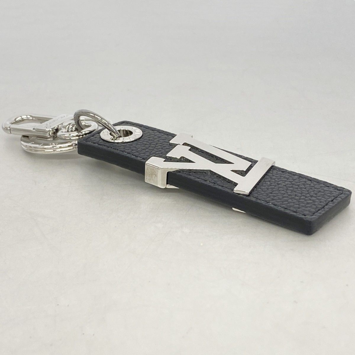 Louis Vuitton Key Holder Charm Taiga LV Oblique Ardoise — view 2