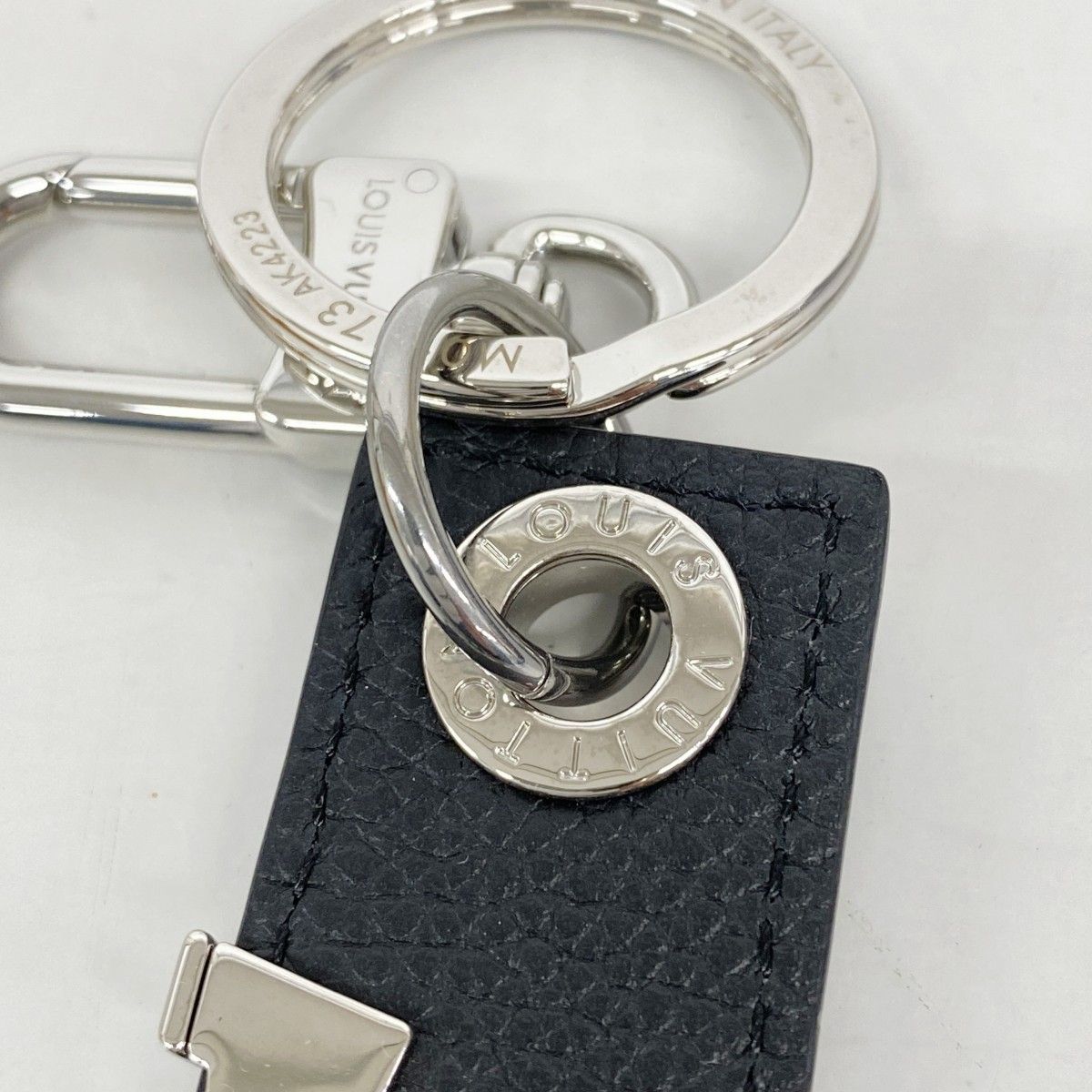 Louis Vuitton Key Holder Charm Taiga LV Oblique Ardoise — view 5