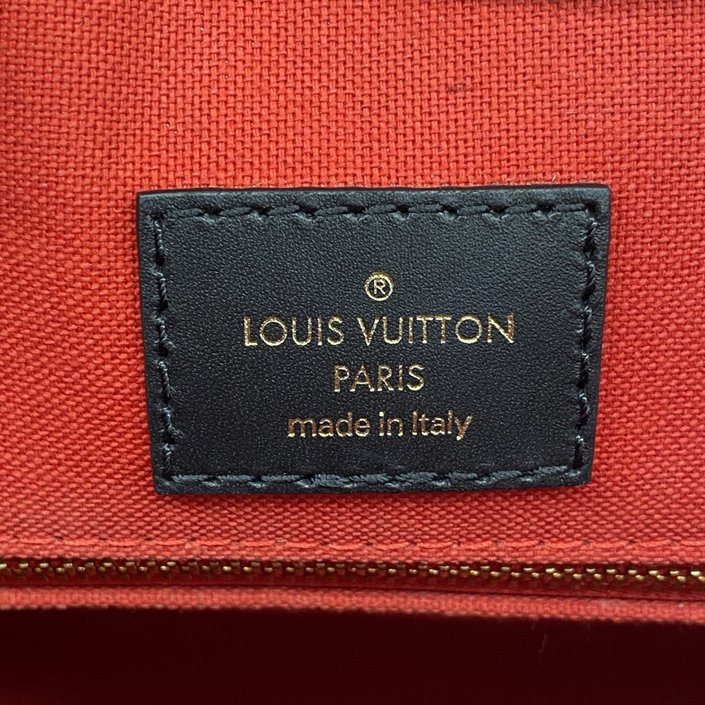 Louis Vuitton Tote Monogram Giant Reverse On The Go MM Brown 2-Way — view 5