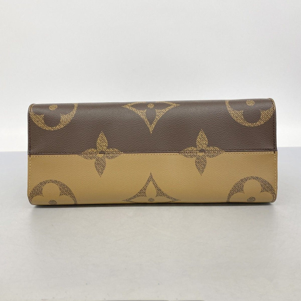 Louis Vuitton Tote Monogram Giant Reverse On The Go MM Brown 2-Way — view 3