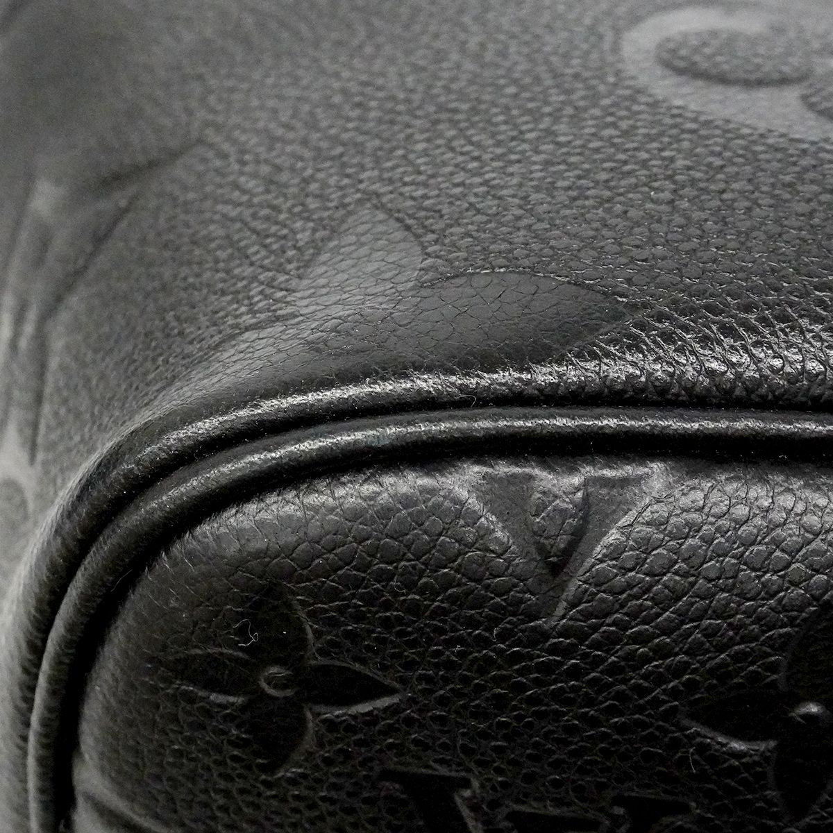 Louis Vuitton Tote Monogram Empreinte Neverfull MM Noir — view 6