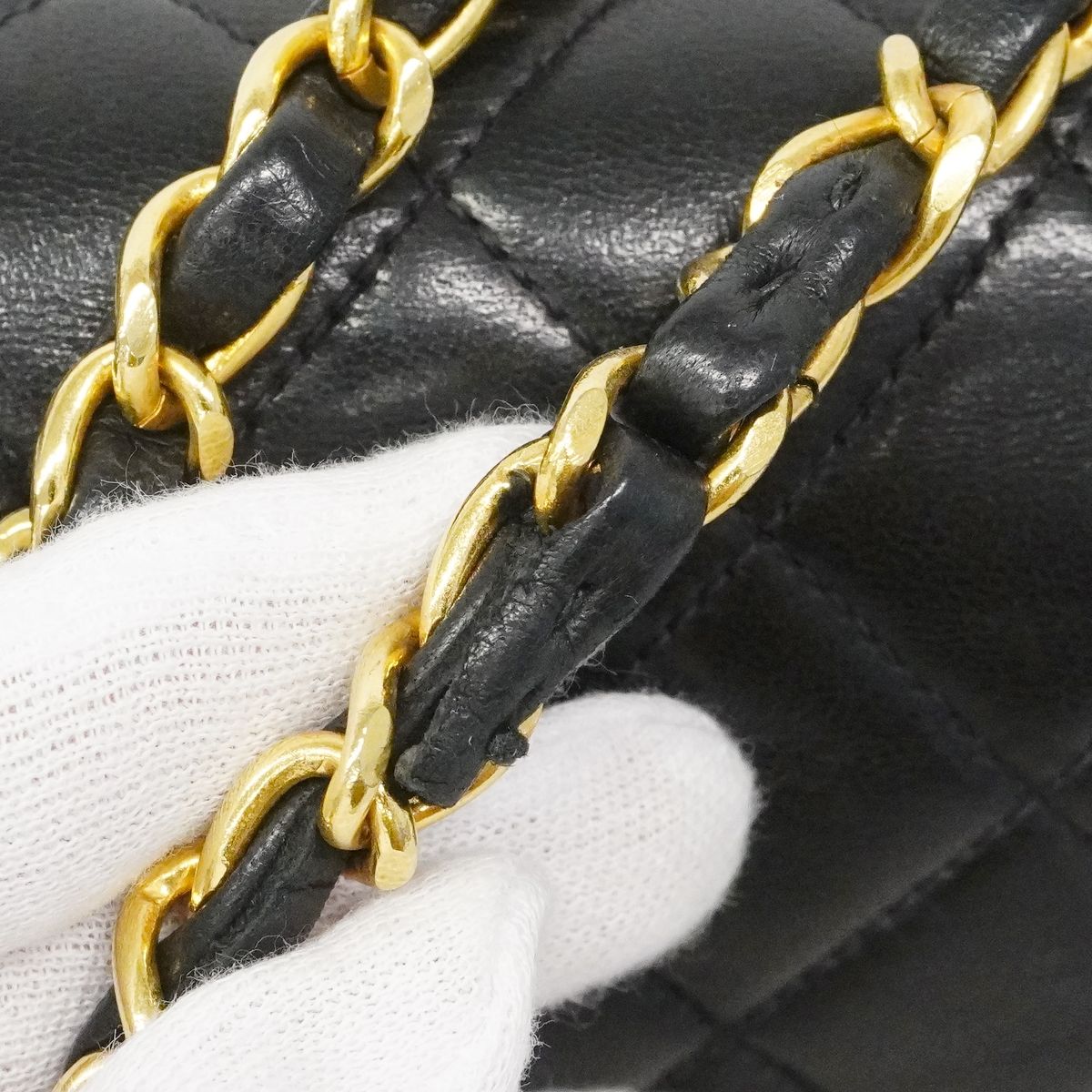 Chanel Shoulder Bag Quilted Lambskin Black Gold — view 9