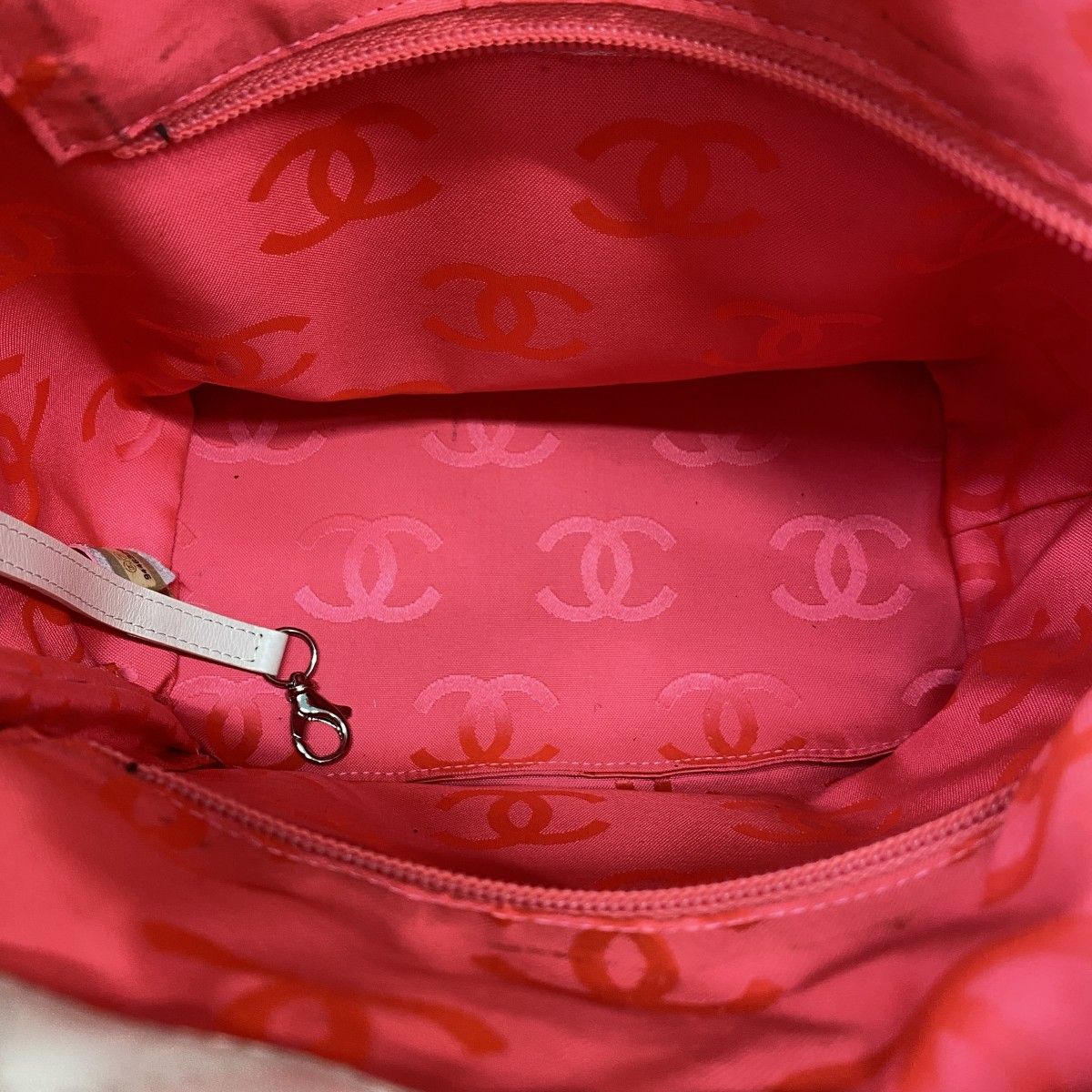 Chanel Tote Cambon Lambskin White Silver — view 4