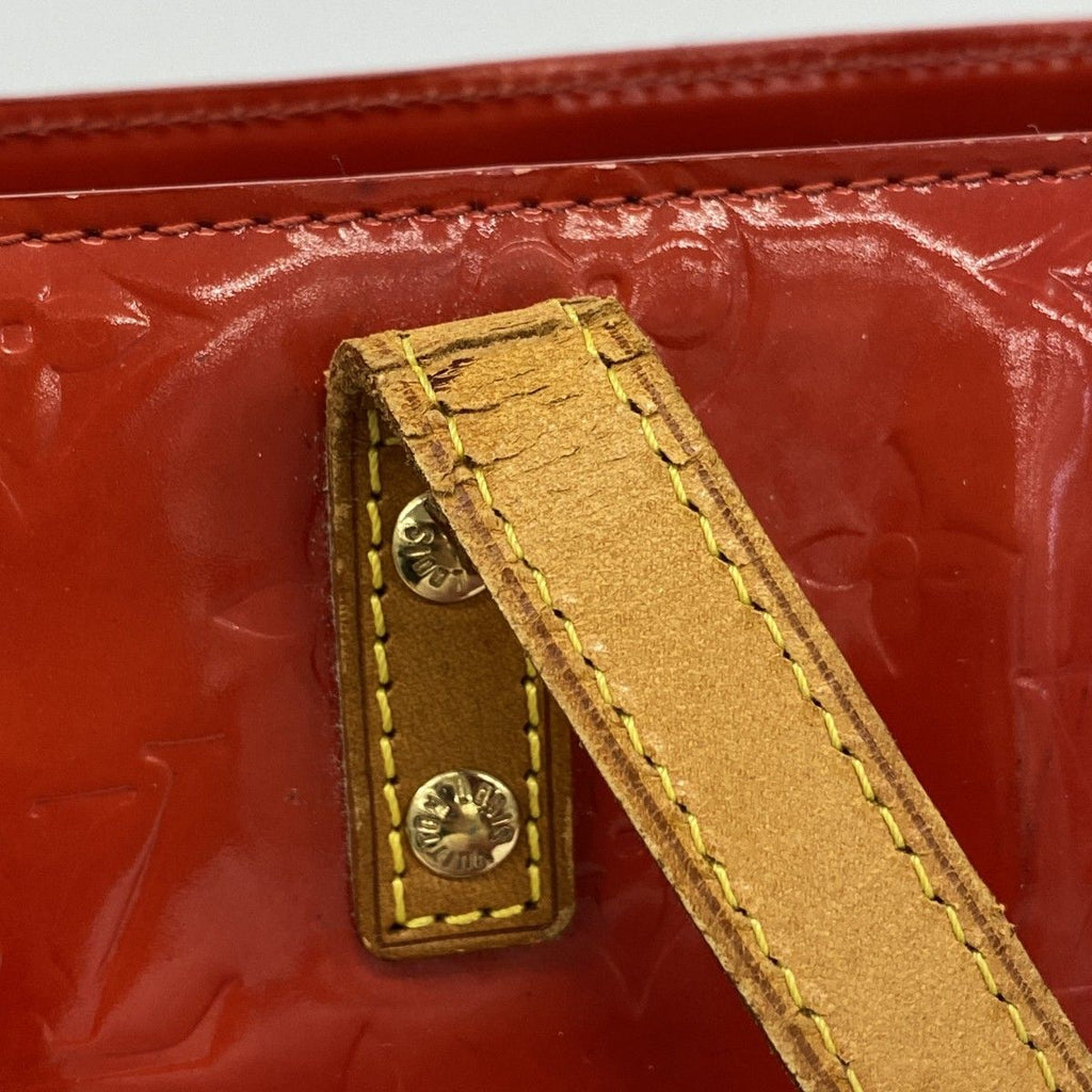 Louis Vuitton Tote Vernis Reed MM Rouge — view 8