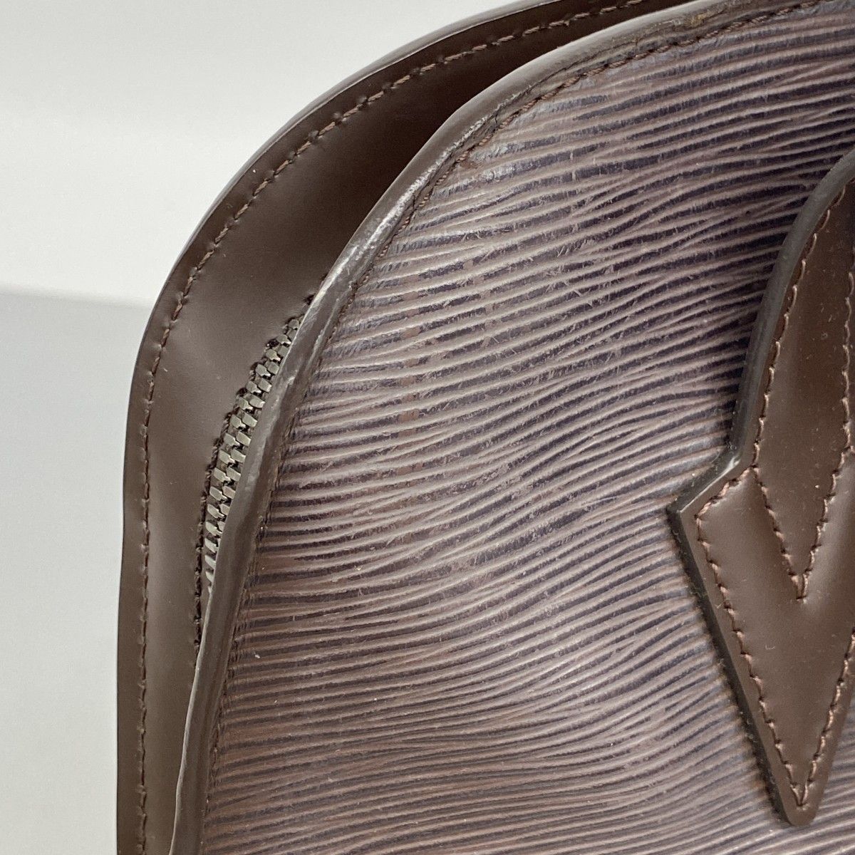 Louis Vuitton Shoulder Bag Epi Lussac Mo Carre — view 7
