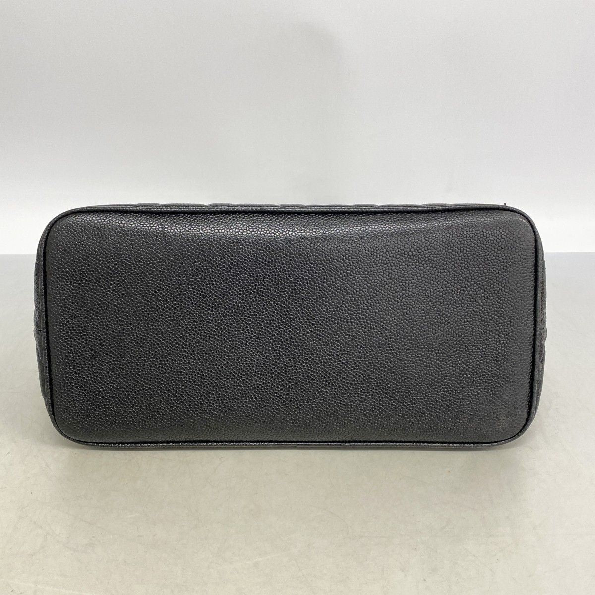 Chanel Tote Reissue Caviar Leather Black Gold — view 3
