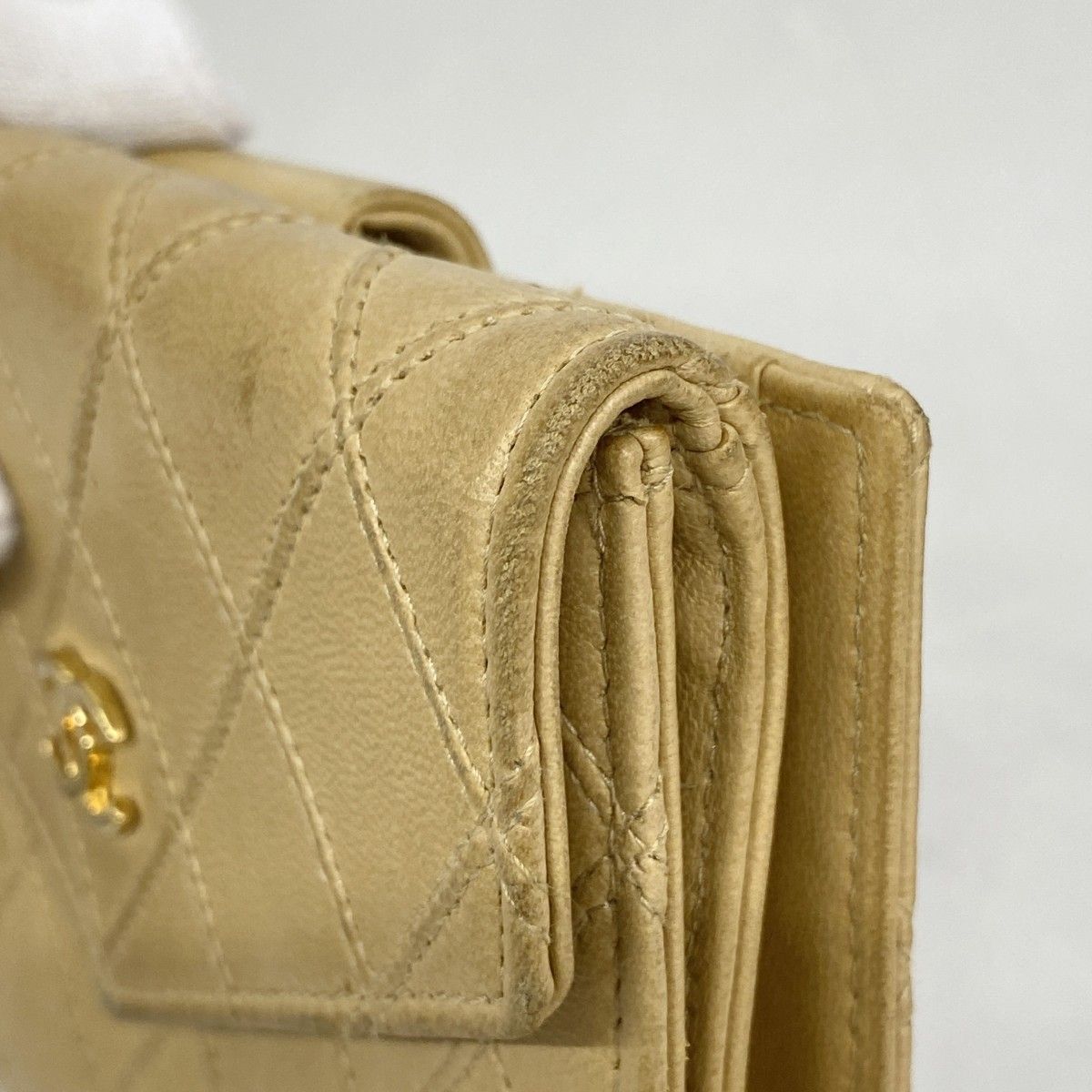 Chanel Wallet Bicolor Leather Beige Gold — view 5