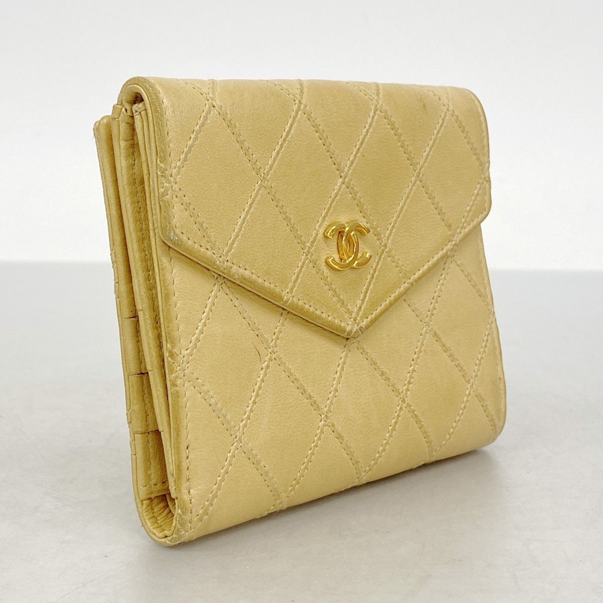 Chanel Wallet Bicolor Leather Beige Gold — view 2