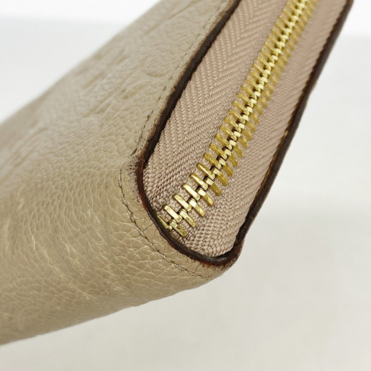 Louis Vuitton Wallet Monogram Empreinte Zippy Tourterelle — view 6