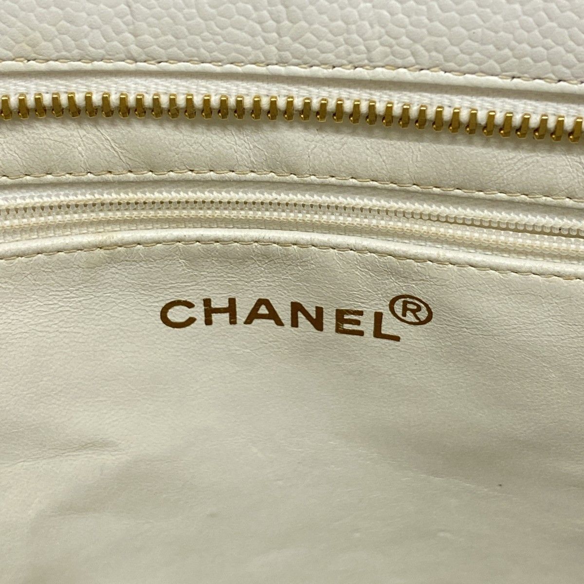 Chanel Tote Reissue Caviar Leather White Gold — view 5