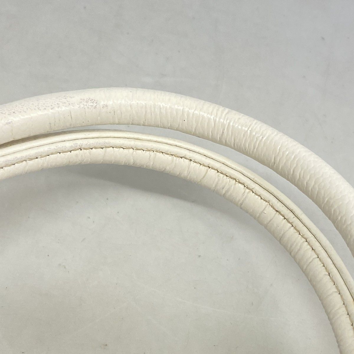 Chanel Tote Reissue Caviar Leather White Gold — view 7