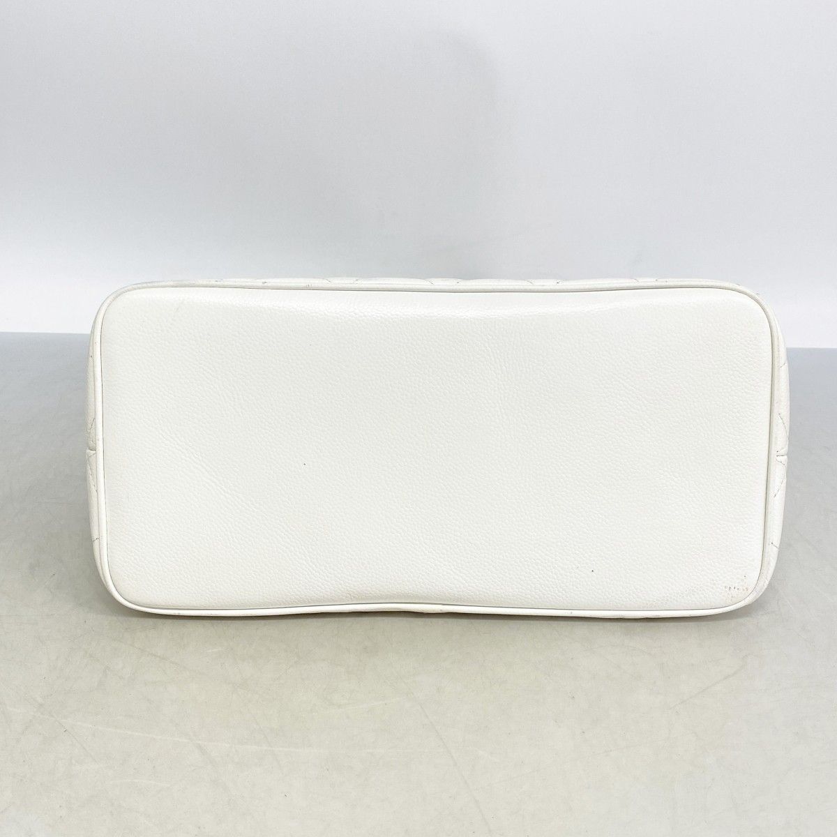 Chanel Tote Reissue Caviar Leather White Gold — view 3