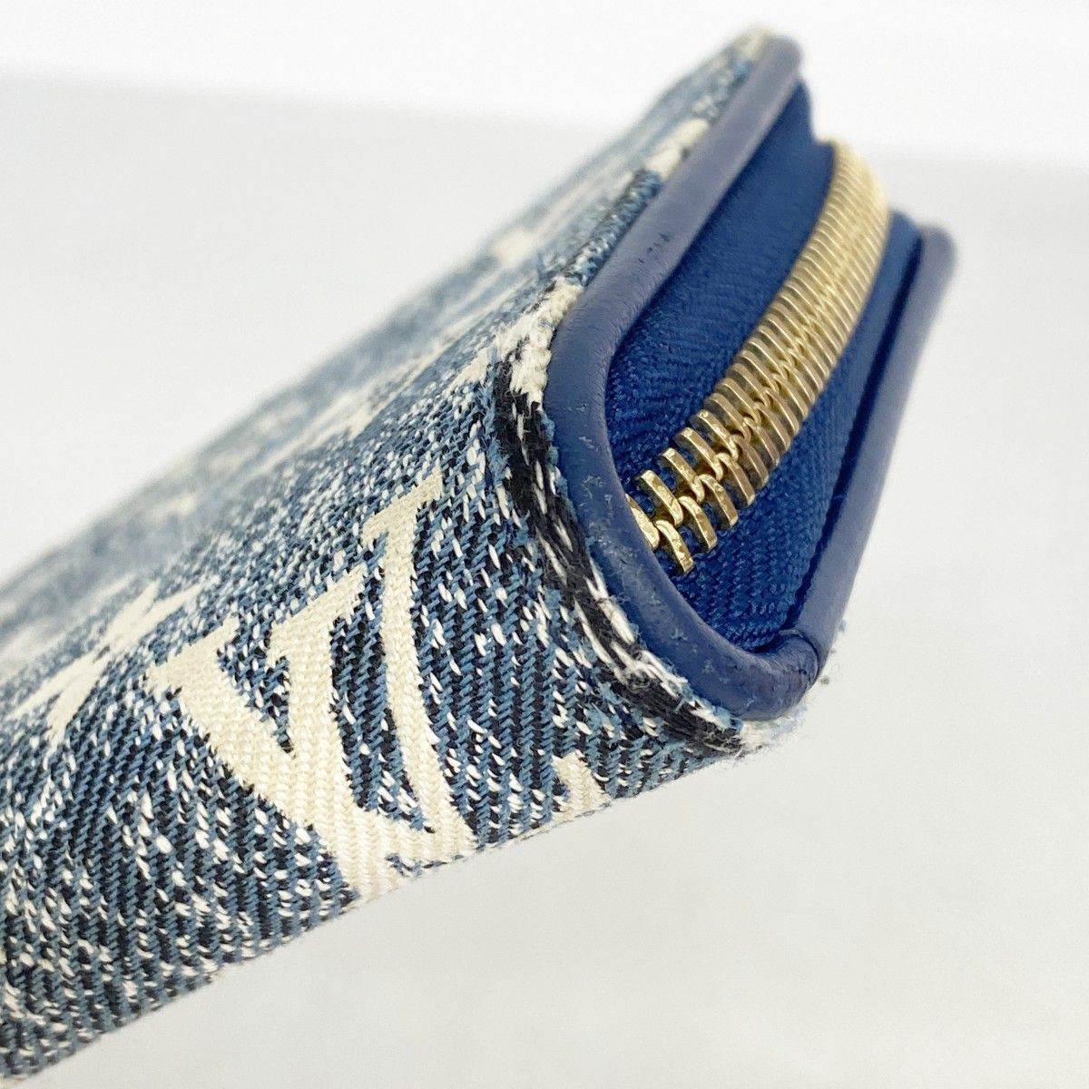 Louis Vuitton Wallet Monogram Jacquard Denim Zippy Marine — view 5