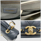 Chanel Shoulder Bag Navy Gold Blanc CC Logo Stitch Chain Turnlock 2-Way — view 9