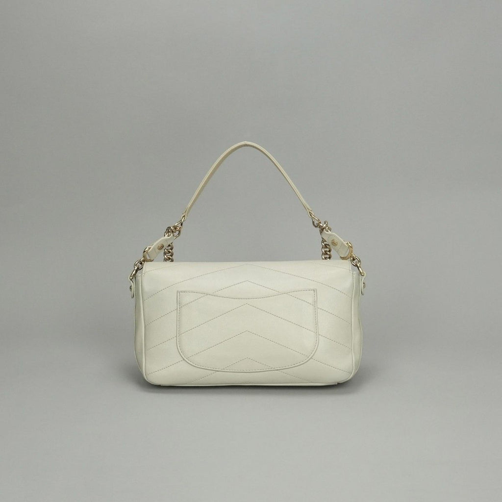 Chanel Blanc Stitch Shoulder Bag Calfskin Beige Gold Chain Bag CC Logo Turnlock — view 3