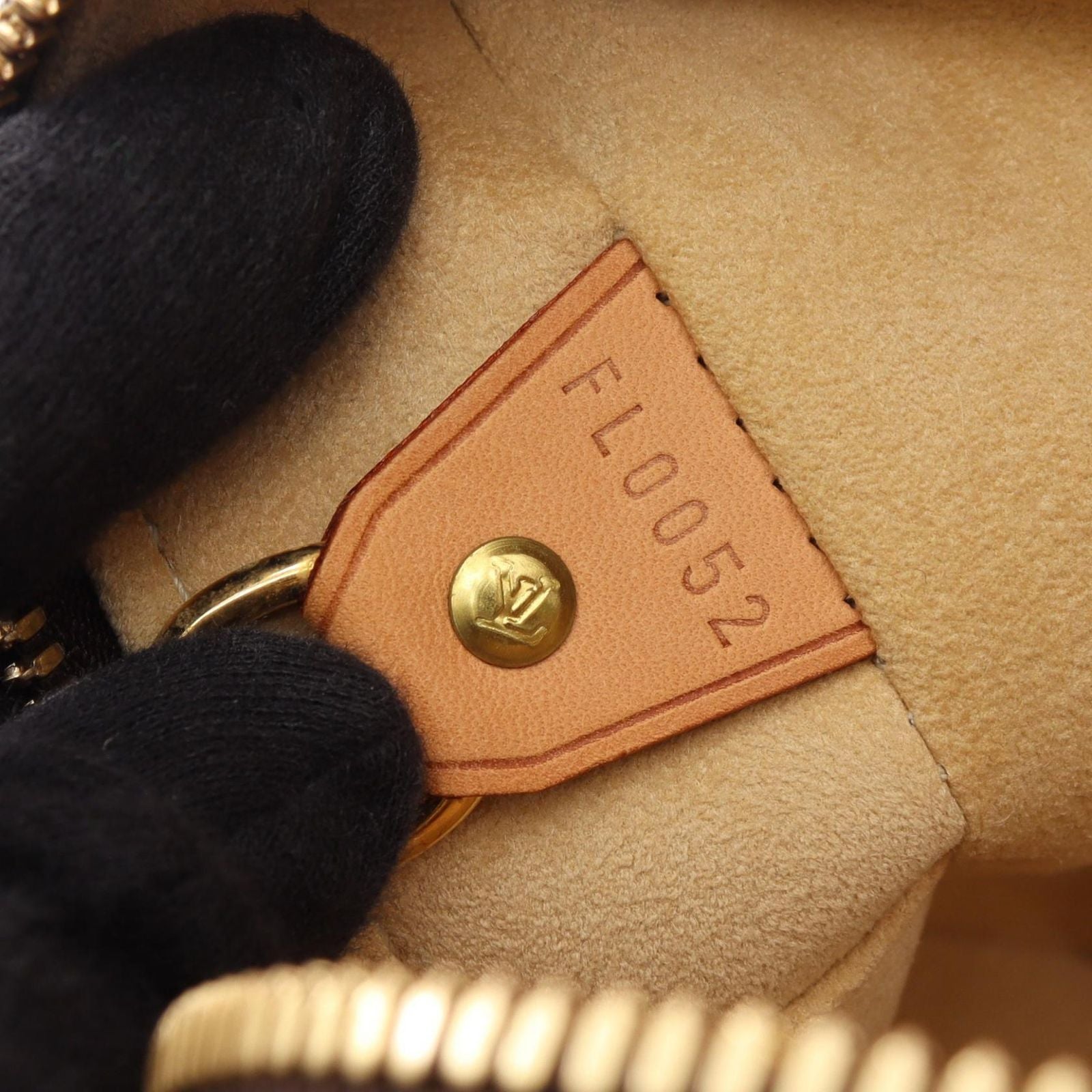 Louis Vuitton Shoulder Bag GM Canvas Leather GM — view 5