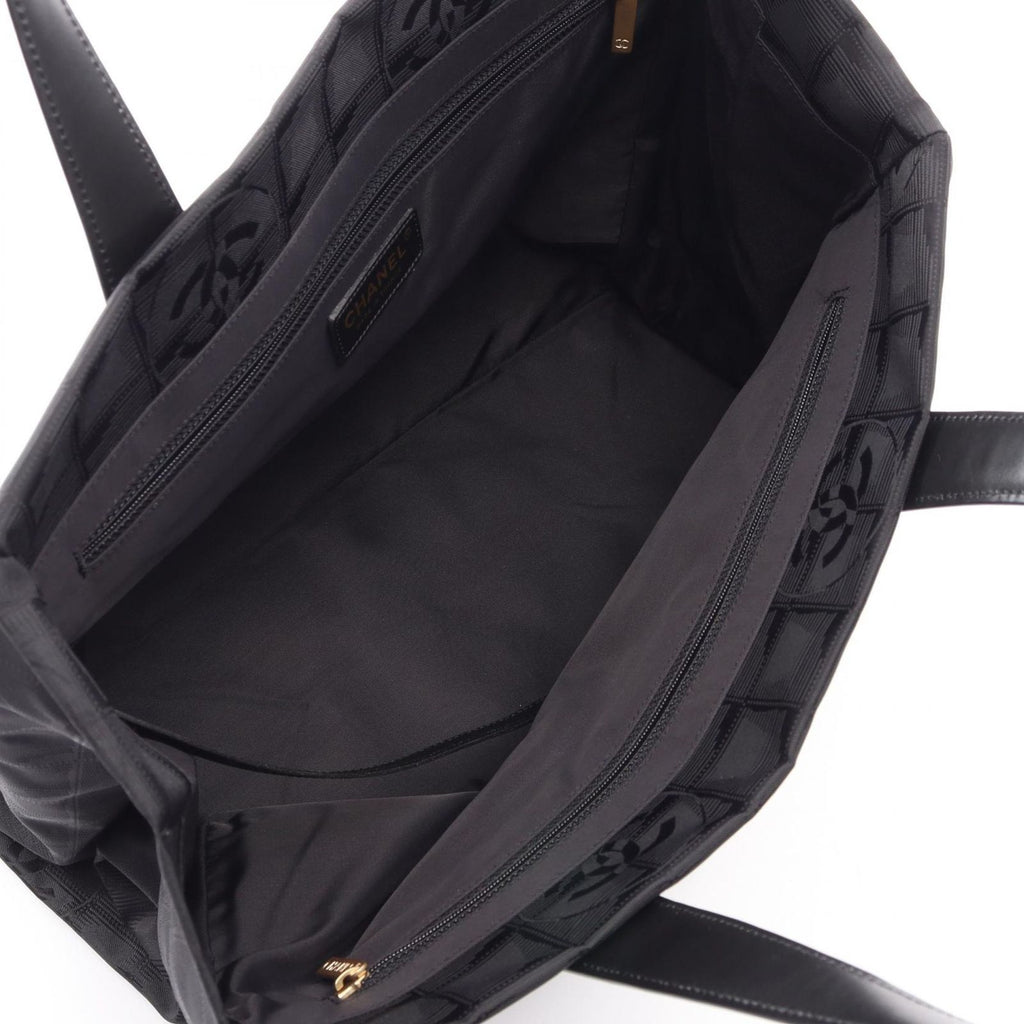Chanel Tote New Travel Line MM Black Leather MM — view 3
