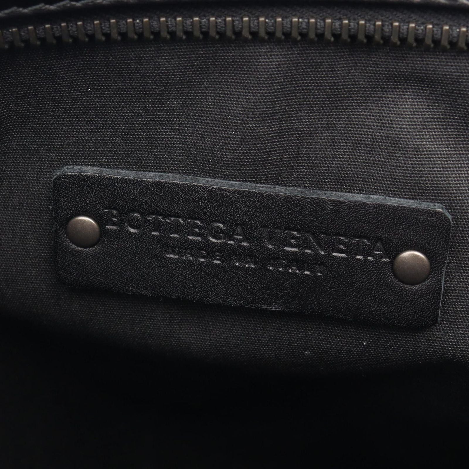 Bottega Veneta Shoulder Bag Intrecciato Black Leather — view 4