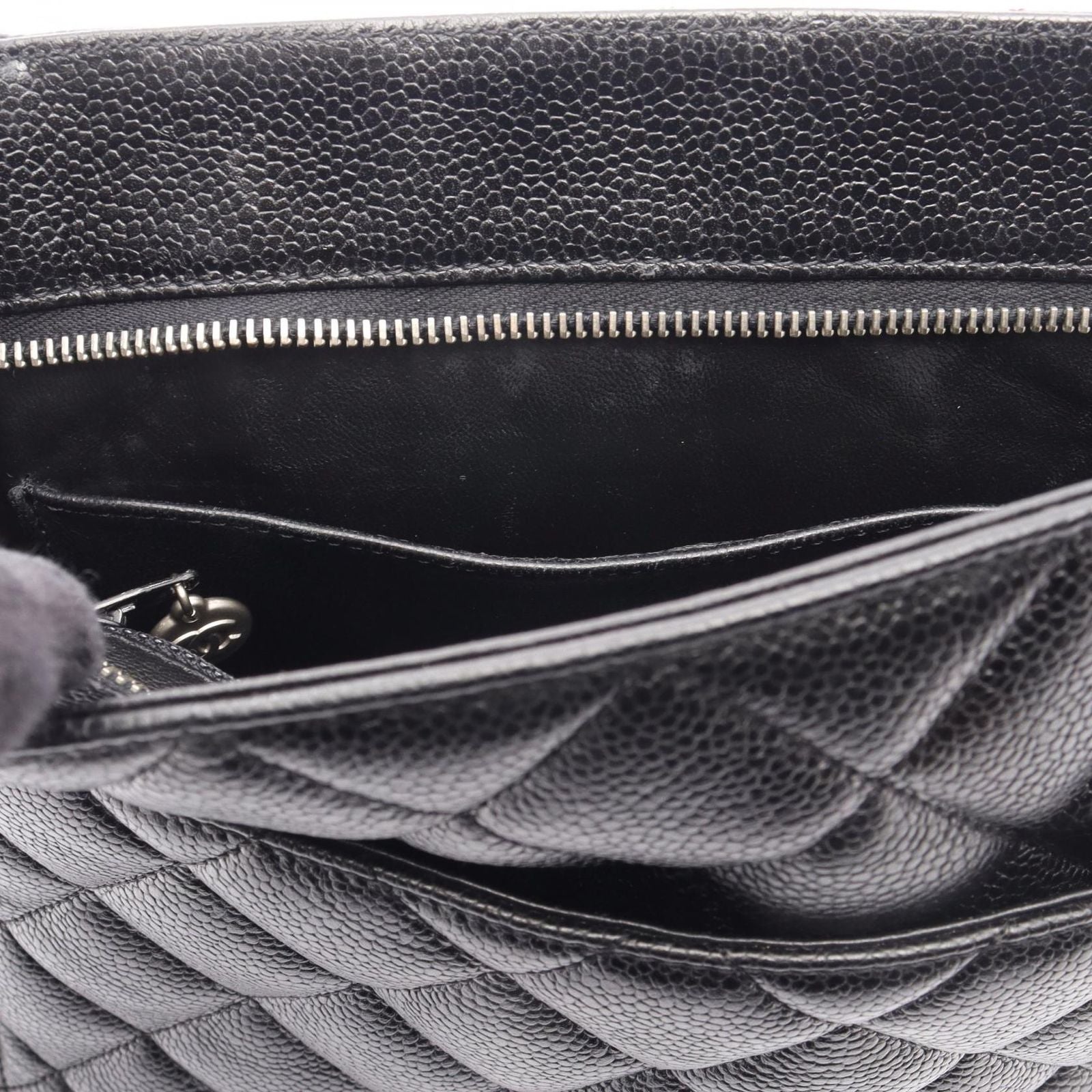 Chanel Tote Reissue Black Caviar Leather — view 6