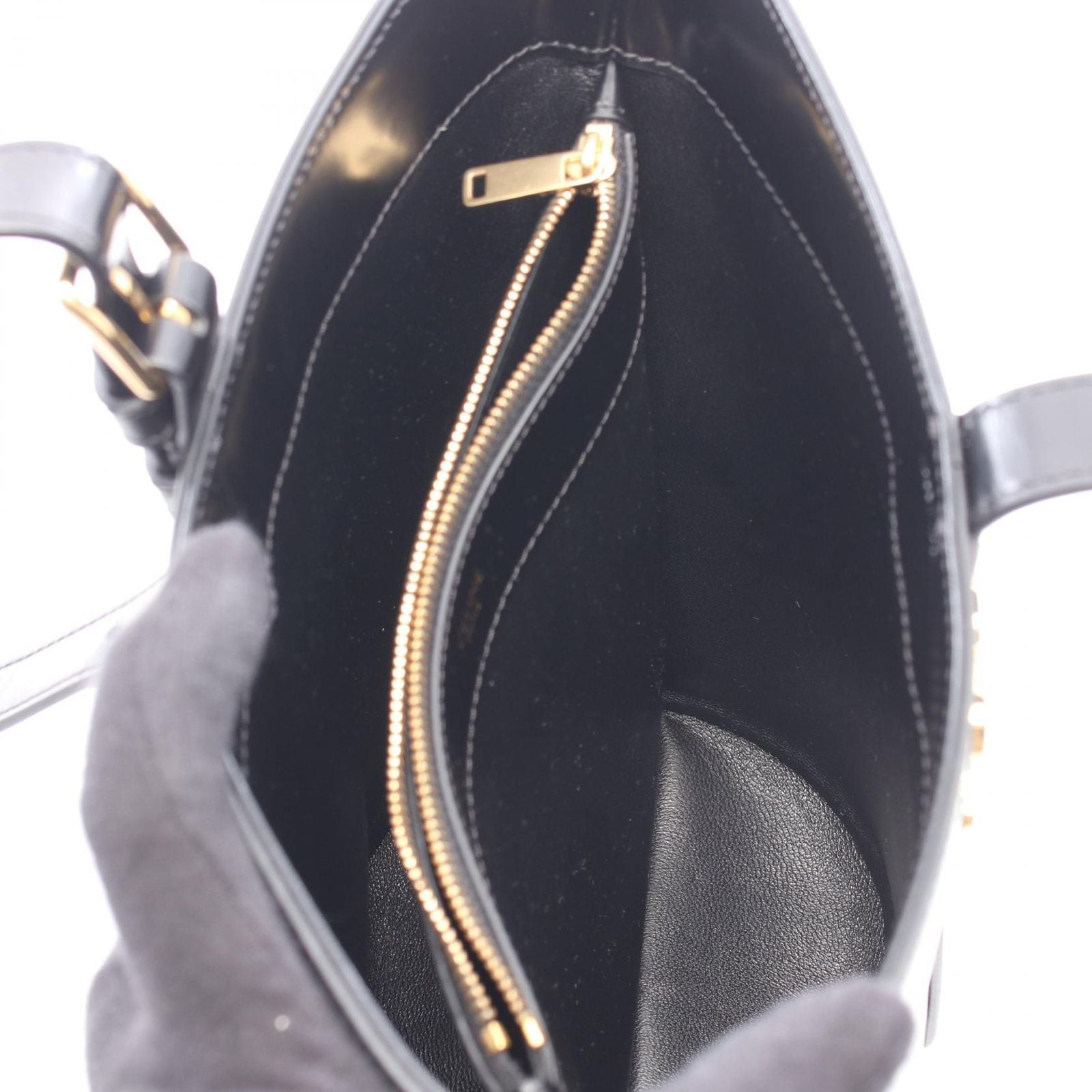 Celine Shoulder Bag Triomphe Bucket Black Leather — view 3