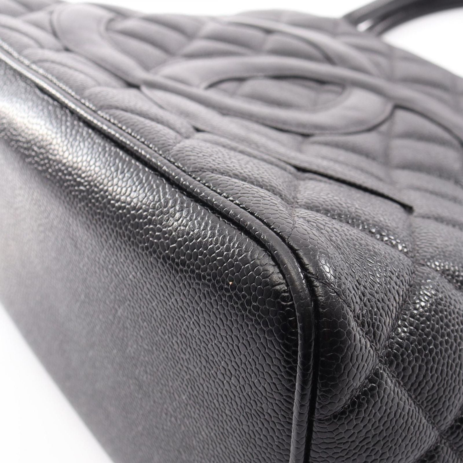 Chanel Tote Reissue Black Caviar Leather — view 6