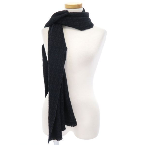 Louis Vuitton Shawl Scarf — view 9