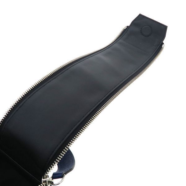 Louis Vuitton Taiga Llama Dopp Kit Handbag — view 8