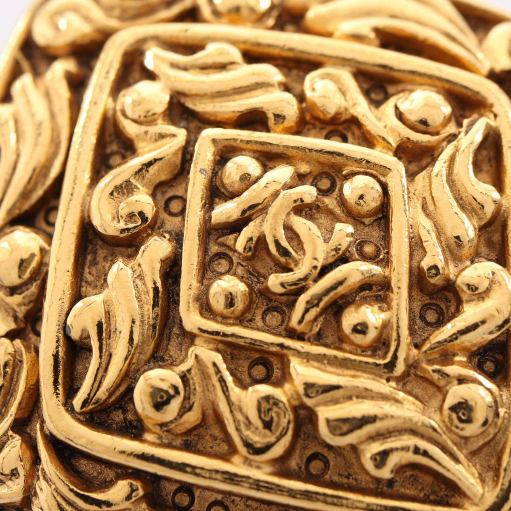 Chanel Brooch CC Logo Arabesque — view 6