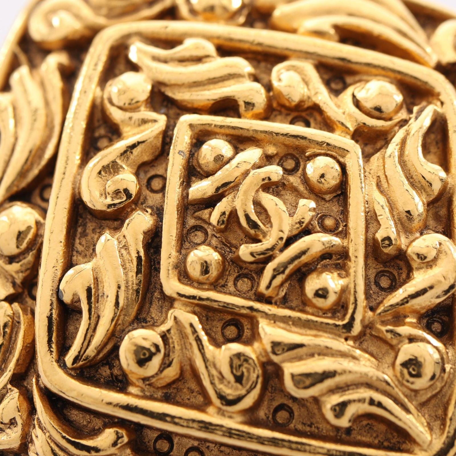 Chanel Brooch CC Logo Arabesque — view 6