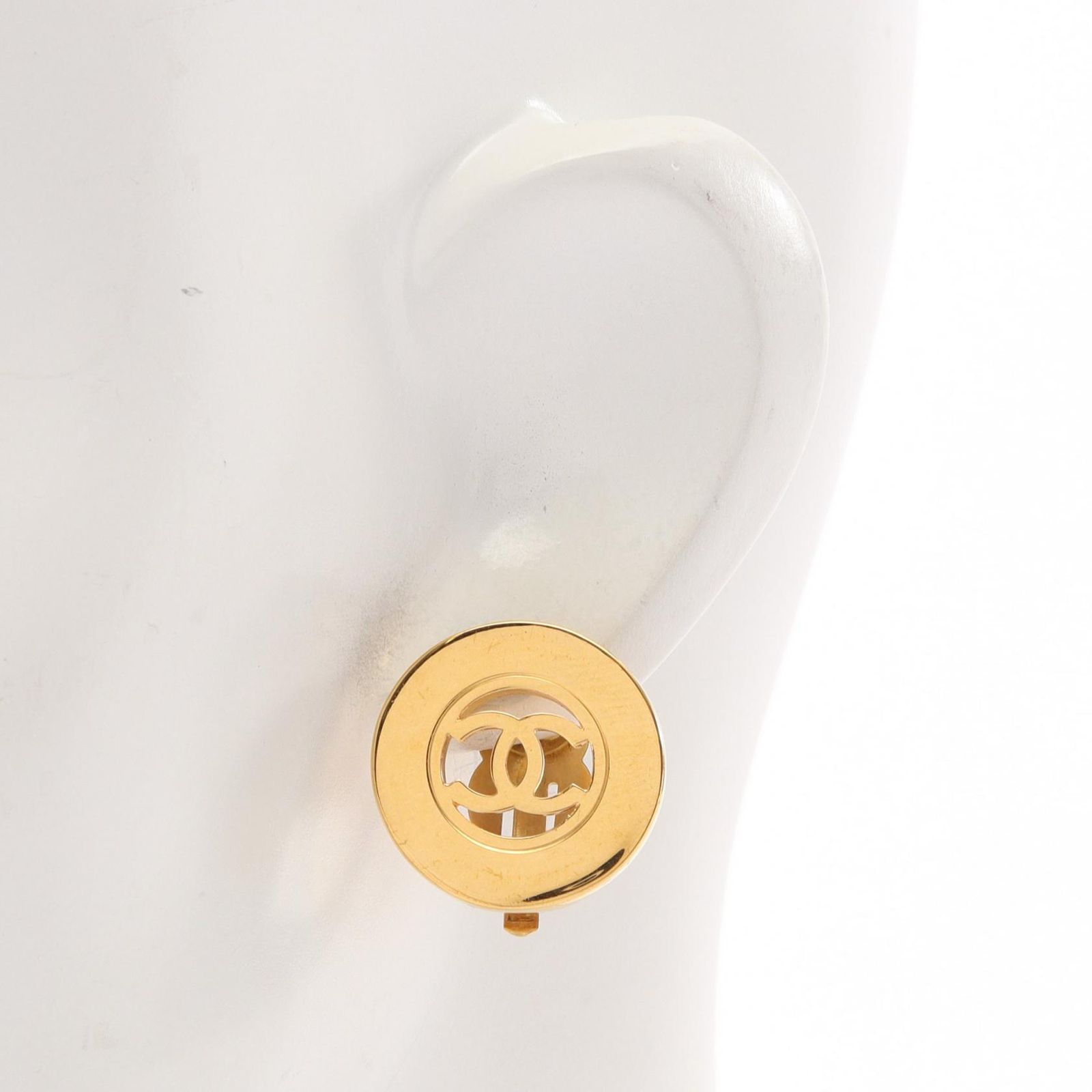 Chanel Earrings CC Logo Circle — view 4